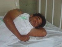 Tentativa de homicídio: Com faca enfincada nas costas, vítima deu entrada no hospital andando