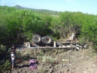 Acidente com caminhão provoca morte e deixa feridos na serra de Santa Luzia/PB