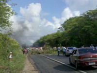 Rodovia BR-406 bloqueada por manifestantes do movimento sem-terras